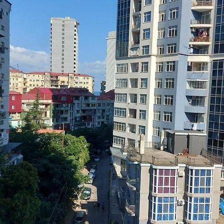 Andrew'S 2 Rooms Apartment In Batumi Ანდრიას 2 Ოთახიანი Აპარტამენტი Ბათუმში Ngoại thất bức ảnh