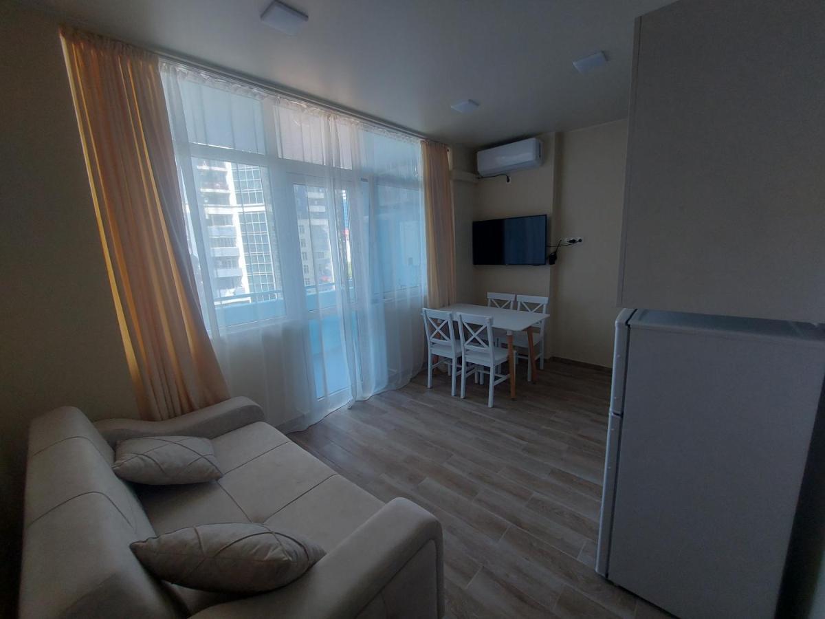 Andrew'S 2 Rooms Apartment In Batumi Ანდრიას 2 Ოთახიანი Აპარტამენტი Ბათუმში Ngoại thất bức ảnh